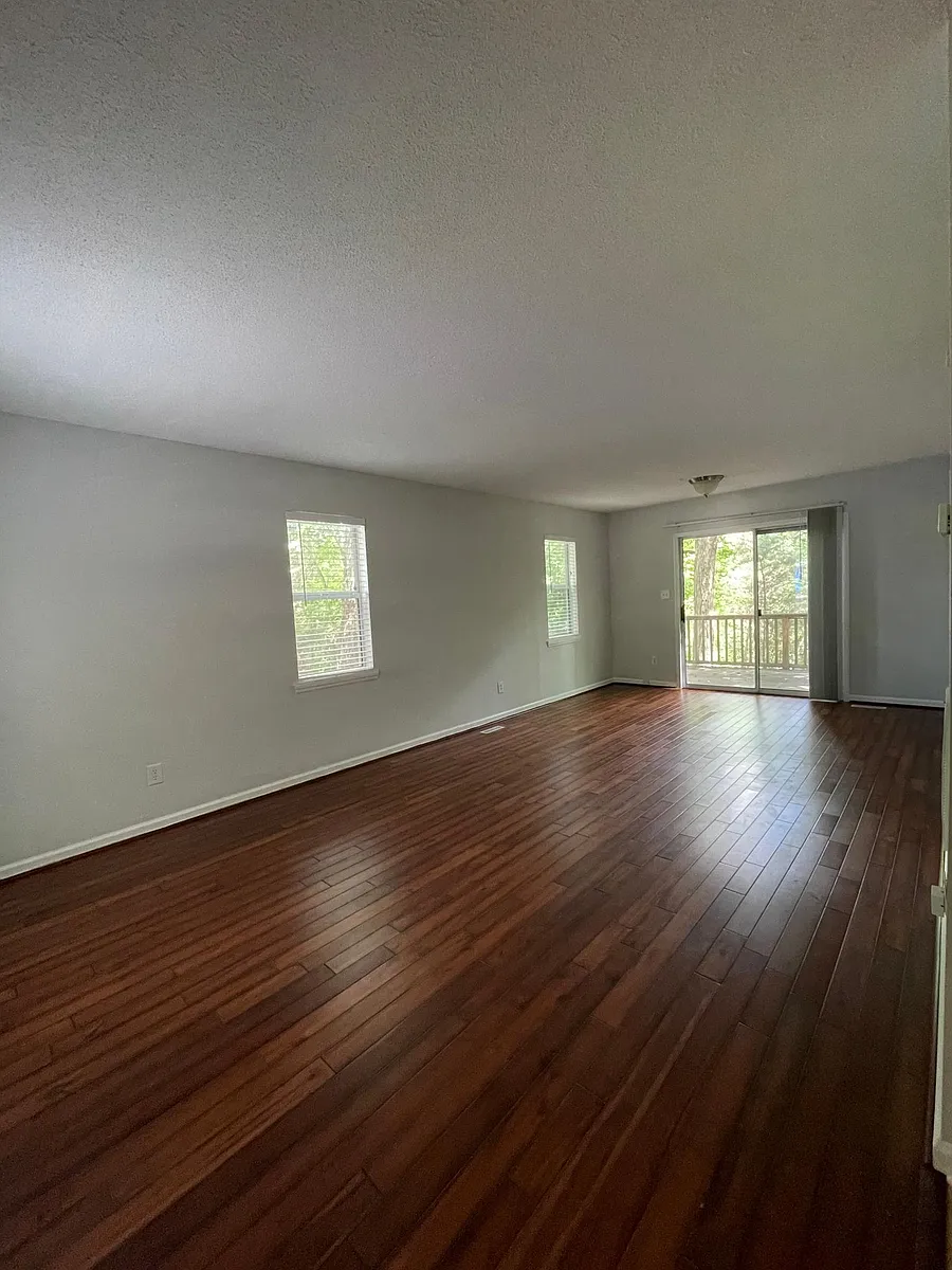 Building Photo - 118 Fan Branch Ln