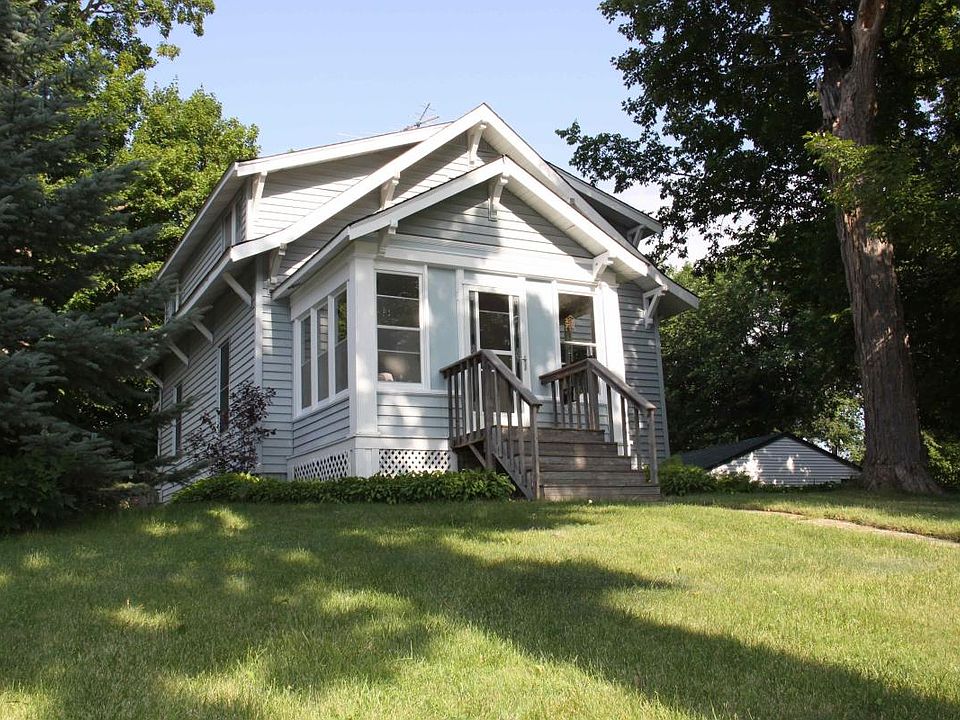 2233 Lynwood Blvd - Front of Home