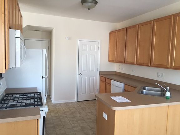 4th image of 24244 Leski Ln