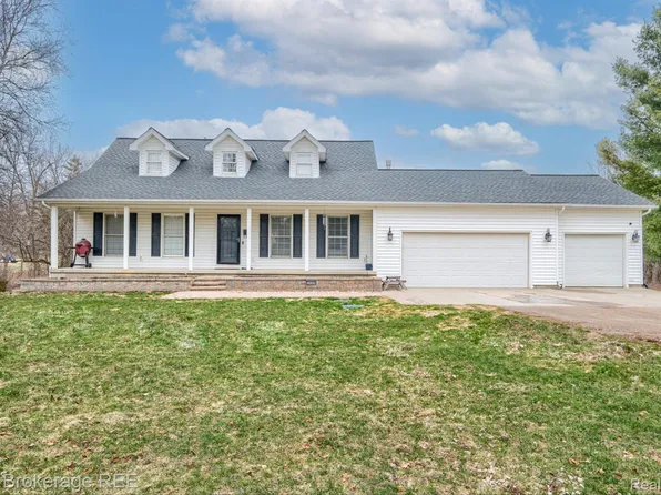 2409 Granger Rd, Ortonville, MI 48462