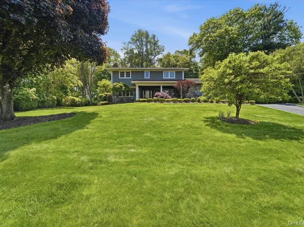 10 Foxwood Lane, Thornwood, NY 10594