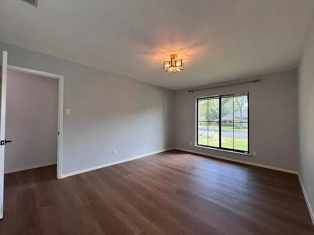 3803 Greystone Dr — Photo 10