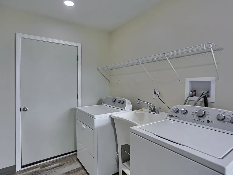102 Kathleen Dr #2 — Photo 23