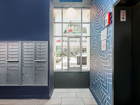4th image of 1545 W North Ave #2396058