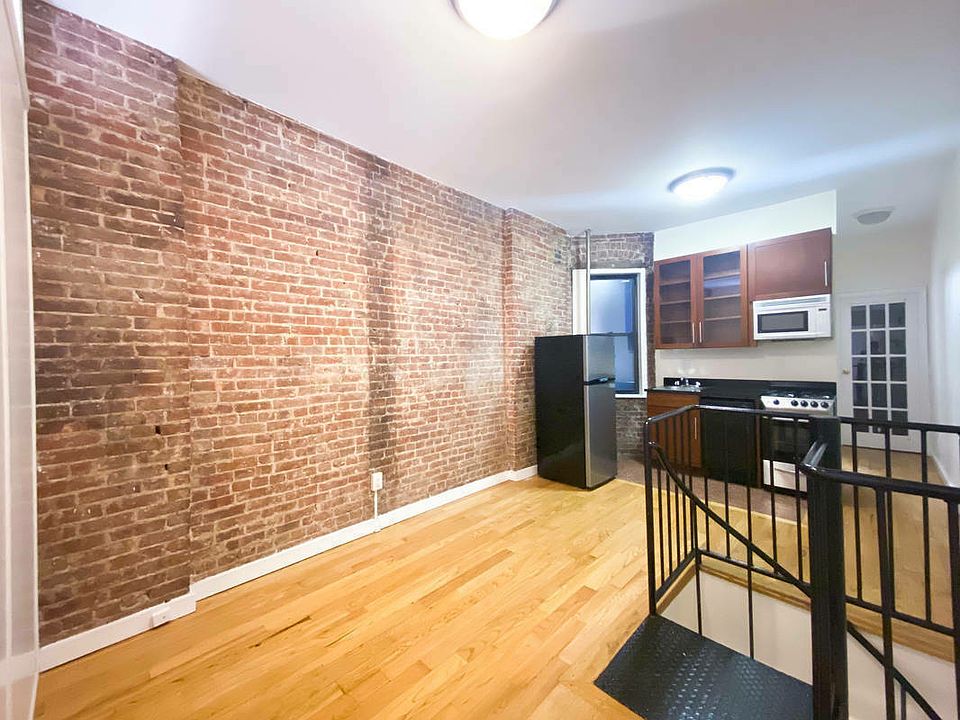 1st image of 435 W 54th St #1AZ