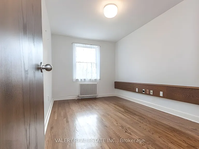 47 Ranleigh Ave #201 — Photo 9