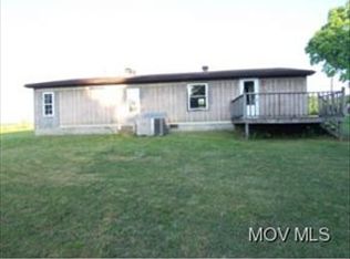 12309 Hebron Rd, Saint Marys, WV 26170