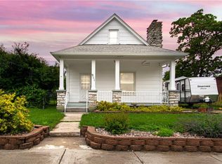911 N High St, Sugar Creek, MO 64054