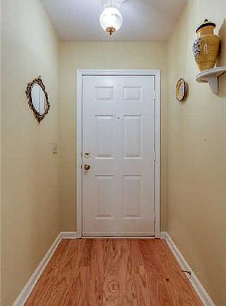 3rd image of 708 Sugartree Ln