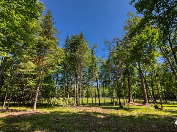 14 Far Horizon Dr, Lake Placid, NY 12946
