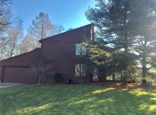 9596 Yellowwood Dr, Mentor, OH