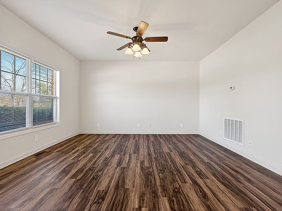 2nd image of 279 Dale Ln APT B