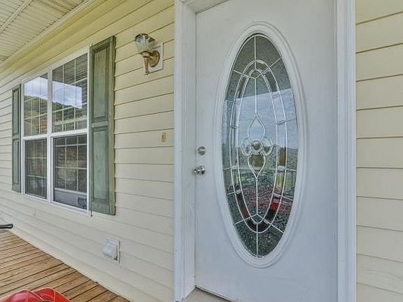 3rd image of 156 Rolling Hills Dr