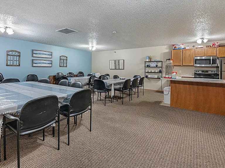 Alps Park Apartments — Photo 17