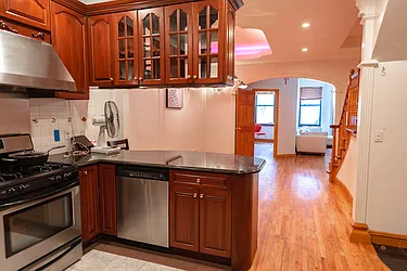 Rented by Nolita Group