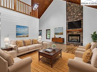 230 Woodbriar Dr, Sugar Grove, NC 28679