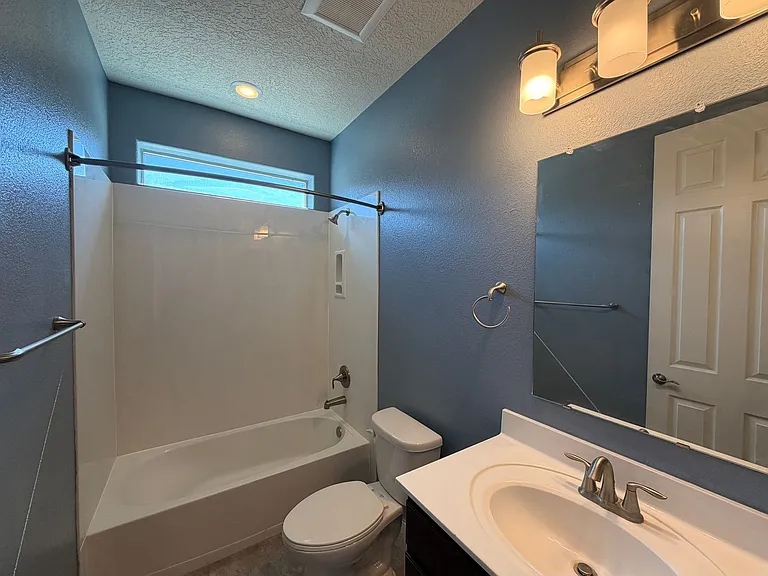 2861 Walsh Loop SE — Photo 9
