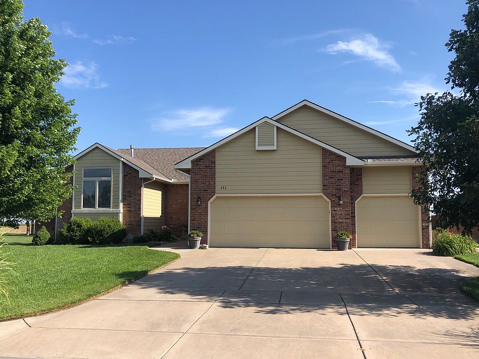 1st image of 423 N Chelsee Ct