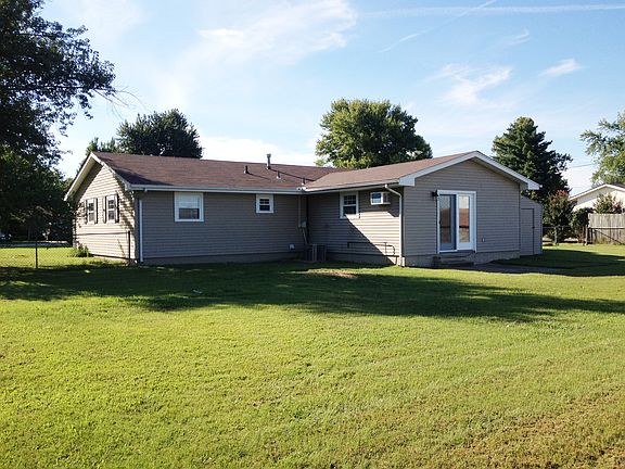 4th image of 2213 Belle Aire Cir
