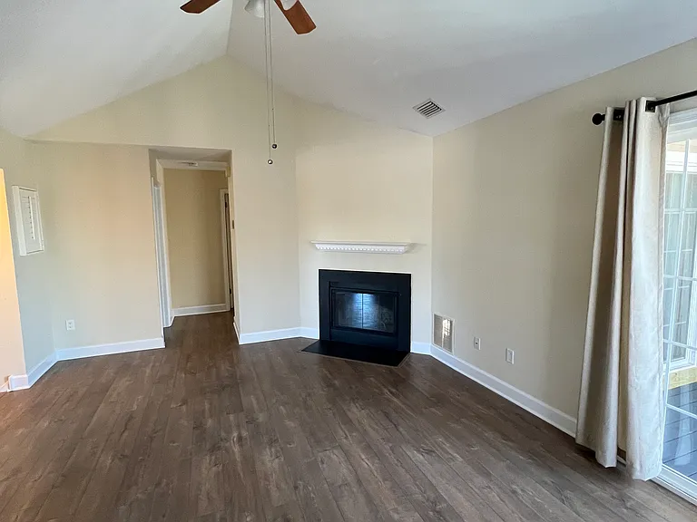 781 Reading Ct — Photo 5
