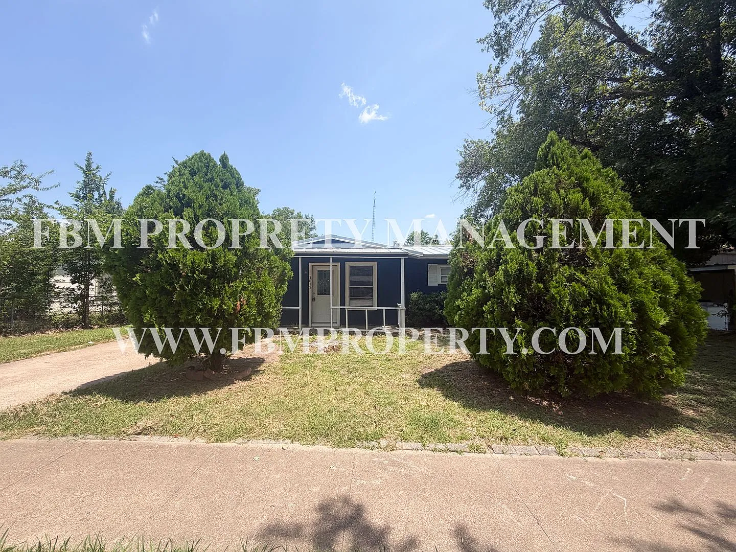 3015 Winfield Dr - Cozy 2 Bedroom, 1 Bathroom Home in Corsicana, TX! — Photo 1