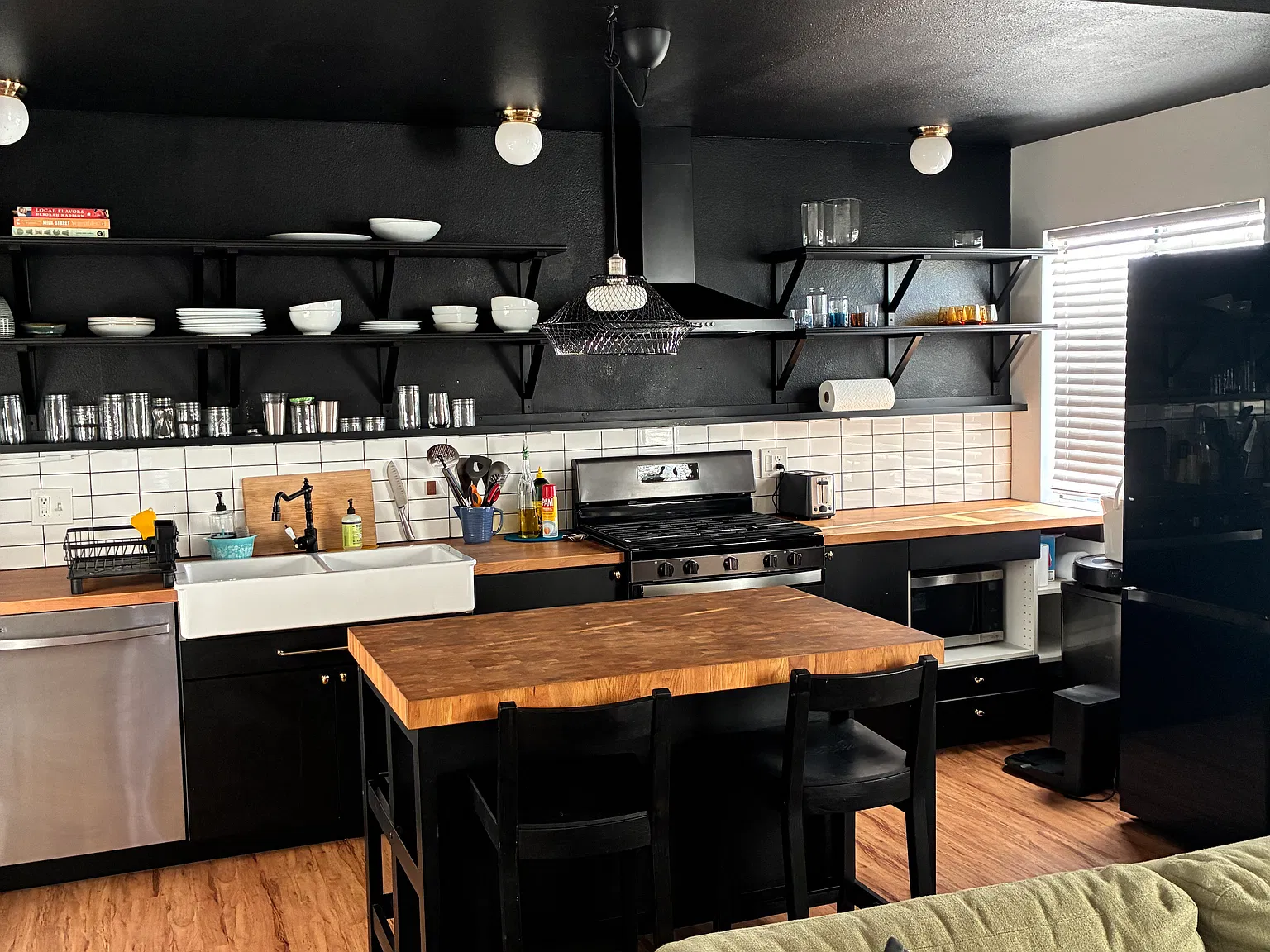 1 bed, 720 sqft, $2,300 — Photo 4
