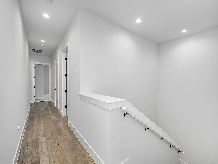 111 Watson Dr — Photo 24