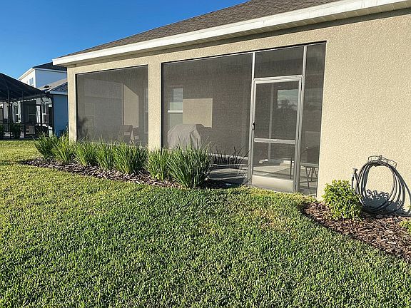 Back screened lanai