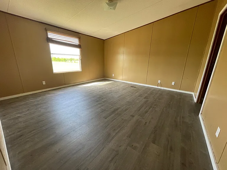 7298 N FM 148 — Photo 22