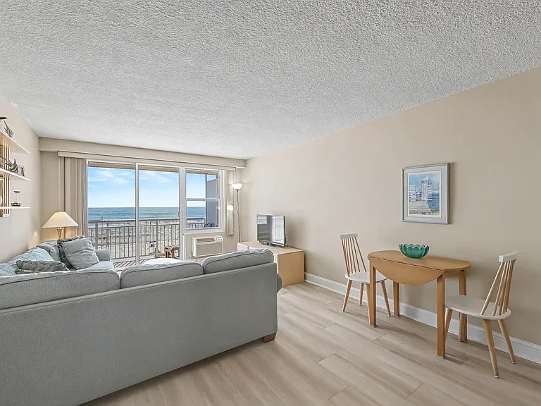 9400 Atlantic Ave #305 — Photo 7