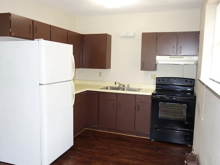 445 State Ave — Photo 29