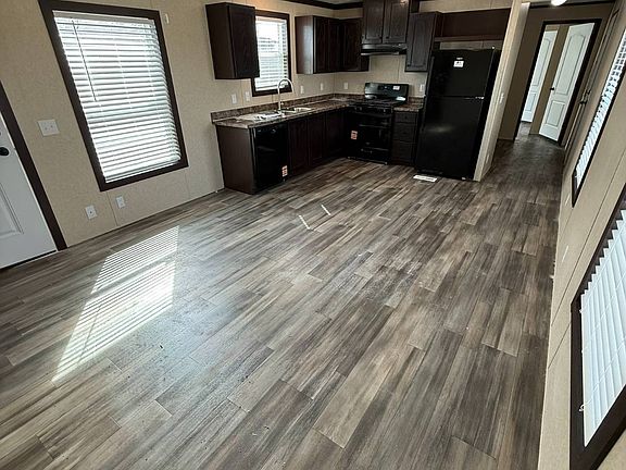 2nd image of 1831 A St