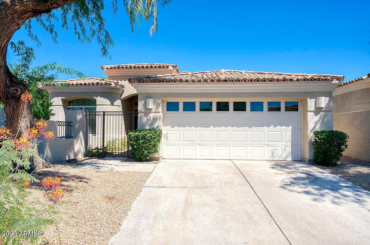 7979 E Princess Dr #32