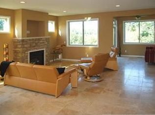 4171 Centerville Rd, Vadnais Heights, MN 55127