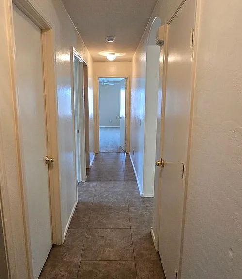 10936 W Vista Ave — Photo 9