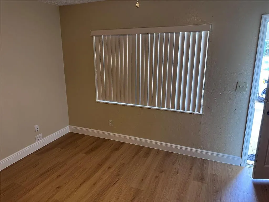 3 bed, 1.0 bath, 1014 sqft, $1,750 — Photo 4