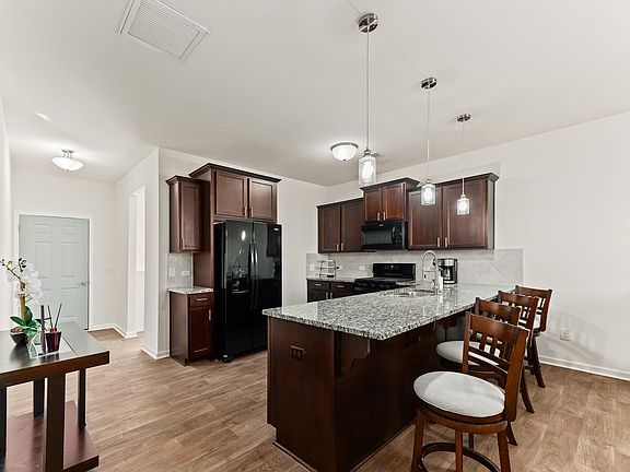 4th image of 518 Killdeer Rd