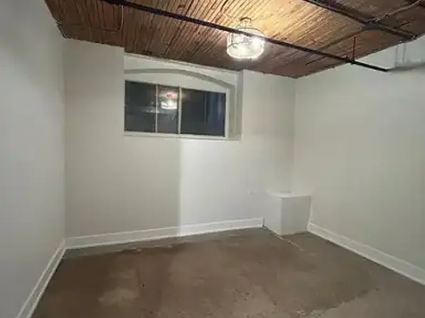 34 Noble St #1A, Toronto, ON M6K 2C9
