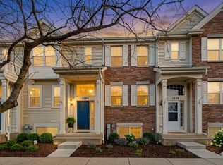 1286 Shamrock Ln, Hampshire, IL 60140