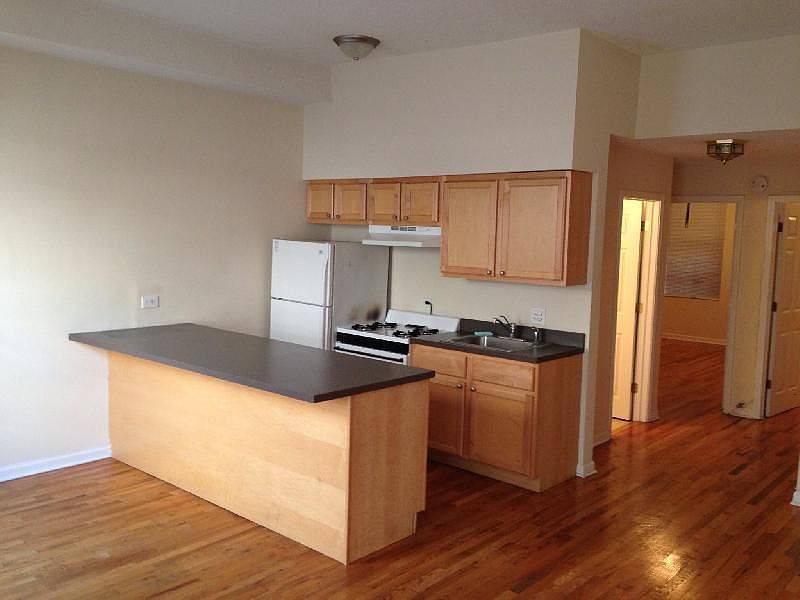 1st image of 2525 N Lincoln Ave #Dx2