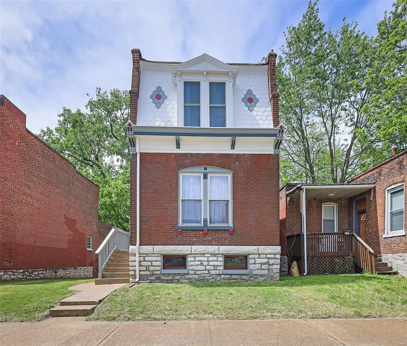 4221 Iowa Ave photo 1