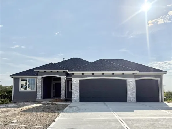 9009 N Poplar Ave, Kansas City, MO 64156
