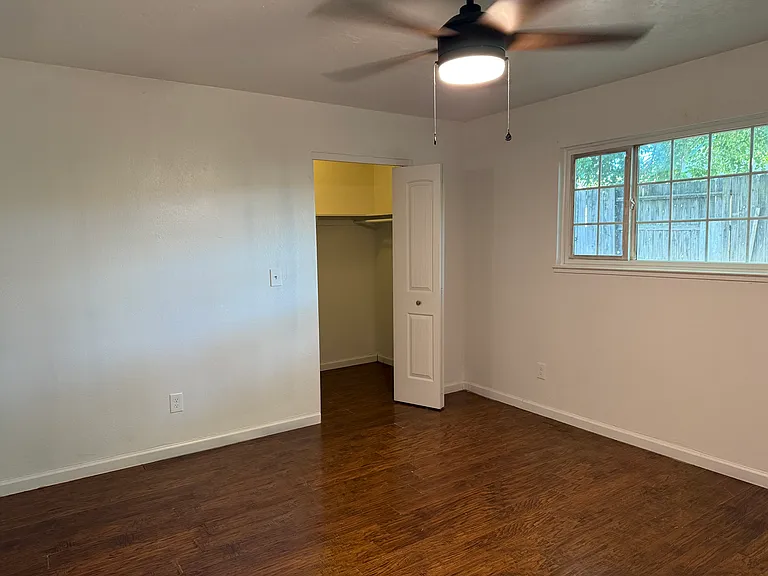 8918 Phoenix Ave — Photo 11