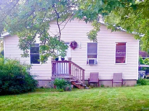 935 McClellan, Orion Charter Township, MI 48362