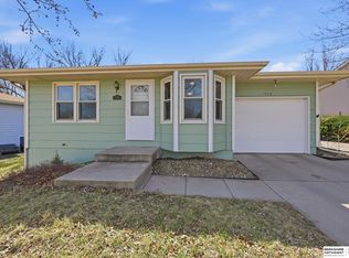 715 Bridger Rd, Lincoln, NE 68521