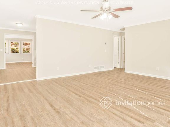 5th image of 22 Peggy Ct NW