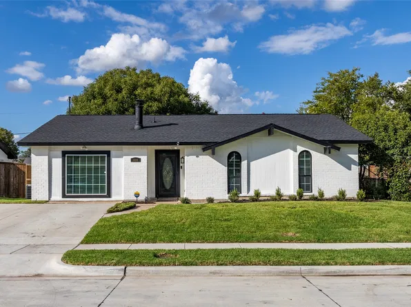 310 Glendale Dr, Grand Prairie, TX 75052