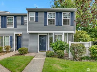 5912 S 238th Ct APT B5, Kent, WA 98032