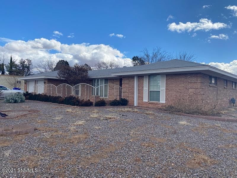 2nd image of 3004 Broadmoor Dr