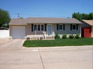 5930 Rosewood Dr, Great Bend, KS 67530